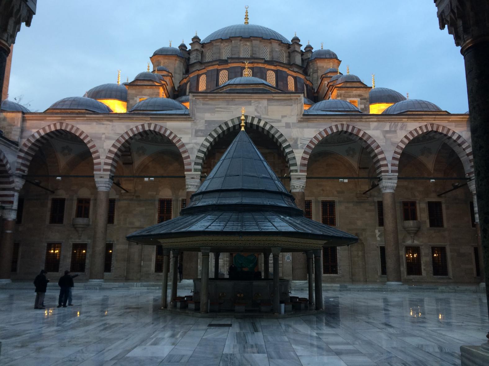 Фатих Стамбул. Центр Стамбула Фатих. Мечеть Фатих сверху в Стамбуле.